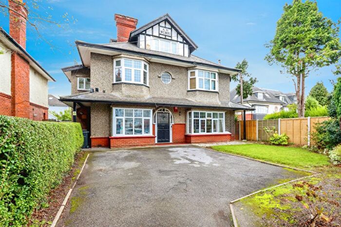 2 Bedroom Flat For Sale In Ascham Road, Bournemouth, BH8