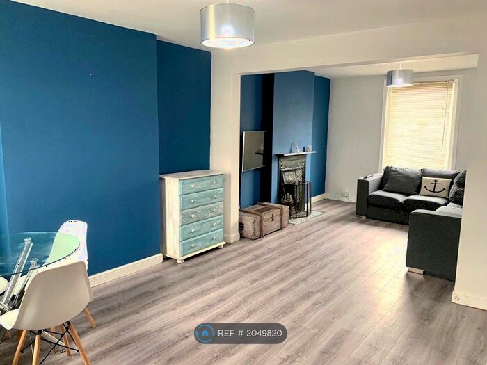 3 Bedroom Semi-Detached House To Rent In Ringwood Road, Poole, BH14