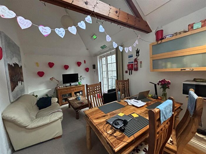 3 Bedroom Apartment To Rent In Cumberland Street, Bristol, BS2