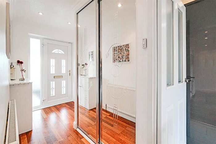 3 Bedroom Bungalow For Sale In Croftmoraig Avenue, Moodiesburn, Glasgow, North Lanarkshire, G69