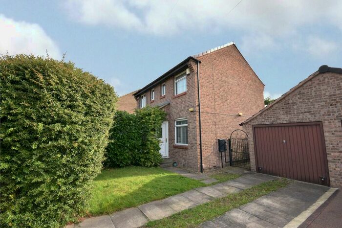 1 Bedroom Semi-Detached House To Rent In Abbeydale Garth, Kirkstall, Leeds, West Yorkshire, LS5