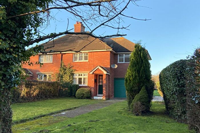 2 Bedroom Cottage To Rent In Little London, Nr Basingstoke, RG26