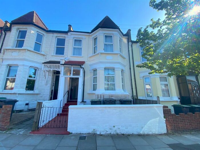 2 Bedroom Maisonette To Rent In Arcadian Gardens, London, N22