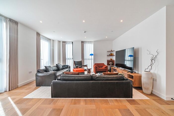 3 Bedroom Flat To Rent In Merino Gardens, Wapping, E1W