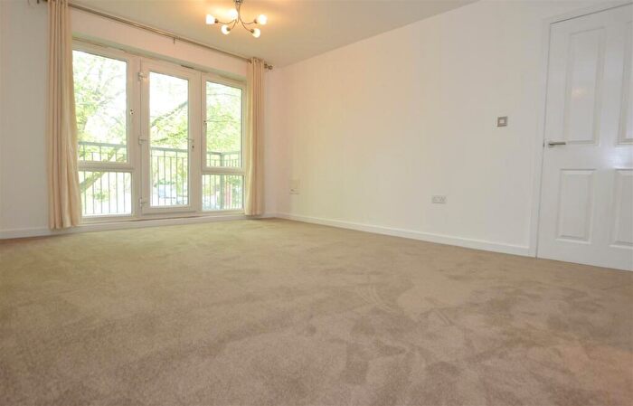 2 Bedroom Flat To Rent In Caversham Place, Richfield Avenue, RG1