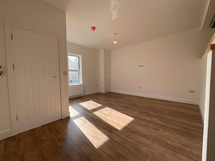 2 Bedroom Flat To Rent In Bell Hill Road, St George, Bristol, BS5