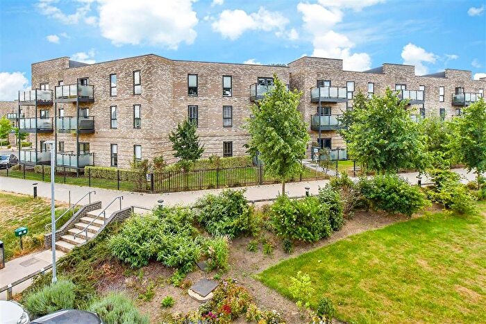 2 Bedroom Flat For Sale In Salomons Grove, Southborough, Tunbridge Wells, Kent, TN4