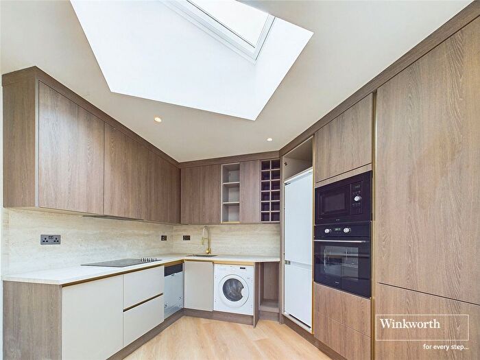 2 Bedroom Flat To Rent In Prospect Street, Caversham, Reading, Berkshire, RG4