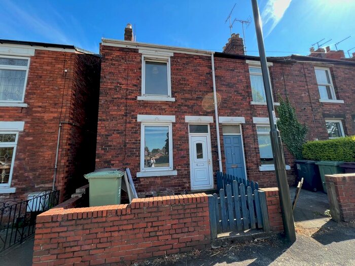 2 Bedroom End Of Terrace House To Rent In Top Road, Chesterfield, Derbyshire, S44