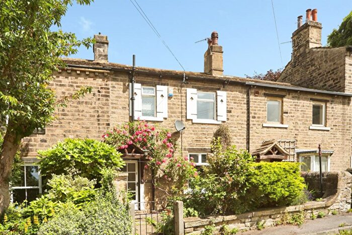 2 Bedroom Cottage For Sale In The Green, Micklethwaite, Bingley, BD16