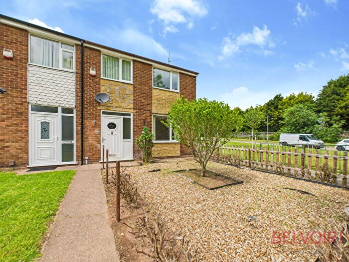 3 Bedroom Semi-Detached House To Rent In Greasley Court, Mansfield, NG18