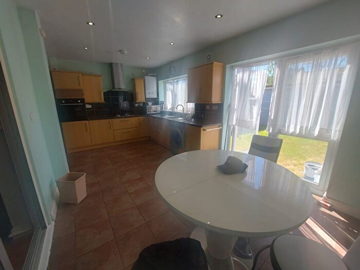 4 Bedroom Terraced House To Rent In Gants Hill, Essex, IG2