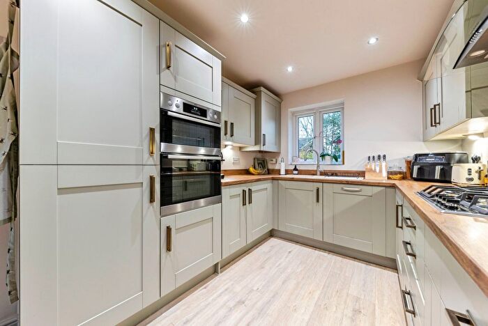 4 Bedroom Detached House For Sale In Oldbridge Way, Bilsthorpe, Newark, NG22