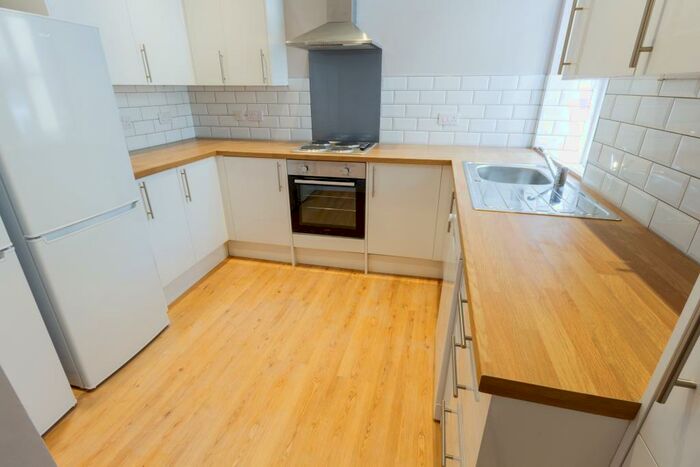 6 Bedroom Flat To Rent In Hardman Street, L1