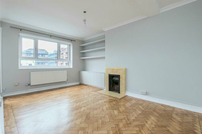 2 Bedroom Flat To Rent In Lordship Terrace, Stoke Newington, London, N16