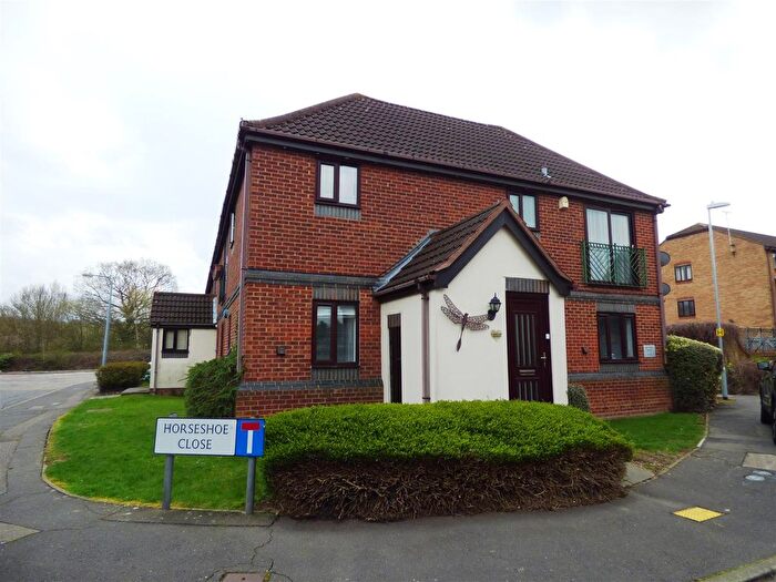 2 Bedroom Flat To Rent In Horseshoe Close, Waltham Abbey, EN9