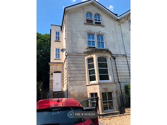 2 Bedroom Flat To Rent In Cotham Brow, Bristol, BS6