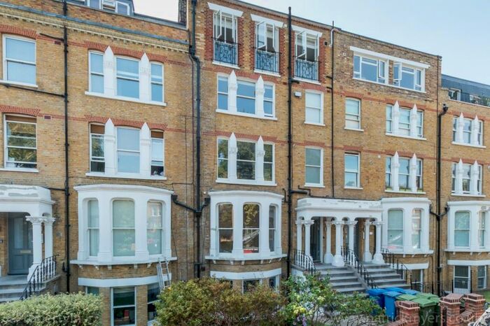 2 Bedroom Flat To Rent In The Gardens East Dulwich, SE22