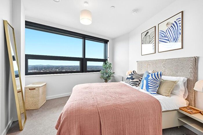 1 Bedroom Apartment To Rent In The Octagon - Great Charles Street Queensway, Birmingham, B3