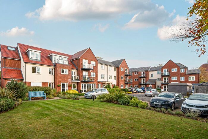 1 Bedroom Flat For Sale In Chiltern Lodge, Princes Risborough, HP27