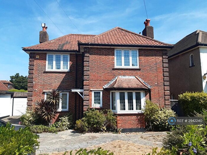 3 Bedroom Detached House To Rent In Devonshire Way, Croydon, CR0