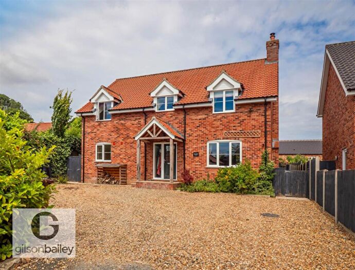 4 Bedroom Detached House For Sale In Chapel Lane, Hockering, NR20