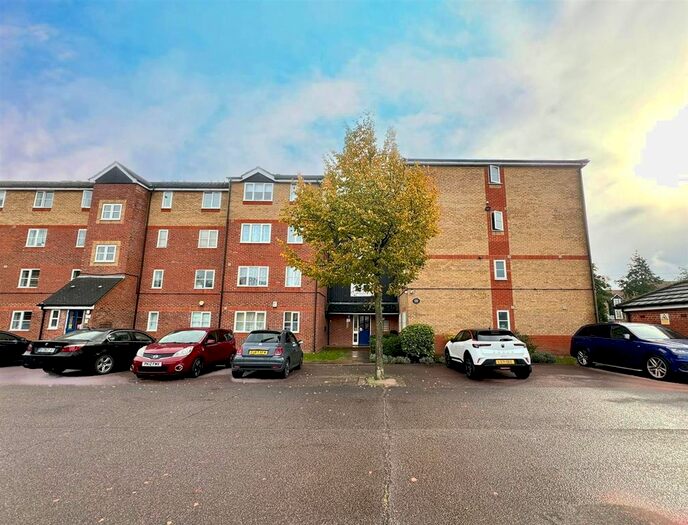 2 Bedroom Flat To Rent In Webley Court, Sten Close, Enfield, EN3