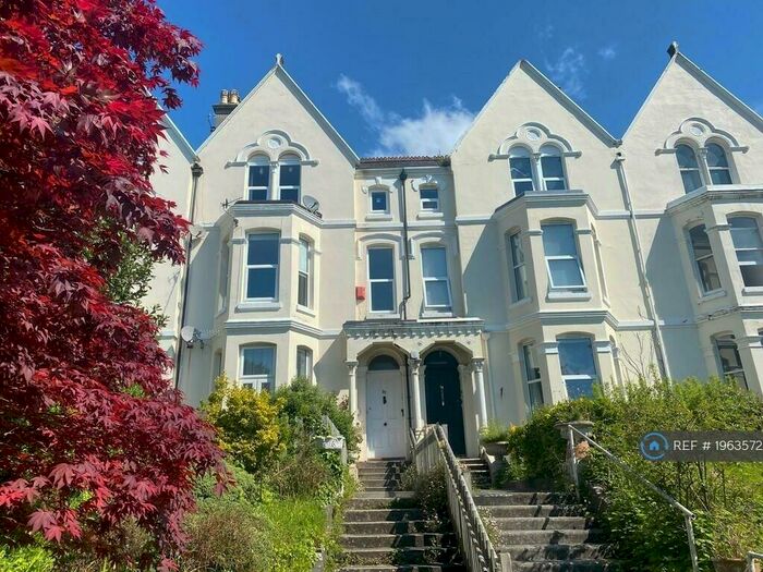2 Bedroom Flat To Rent In Mutley/Mannamead Border, Plymouth, PL4