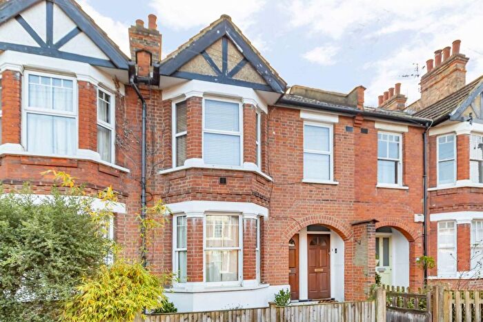 2 Bedroom Flat To Rent In Godstone Road, St Margarets, Twickenham, TW1