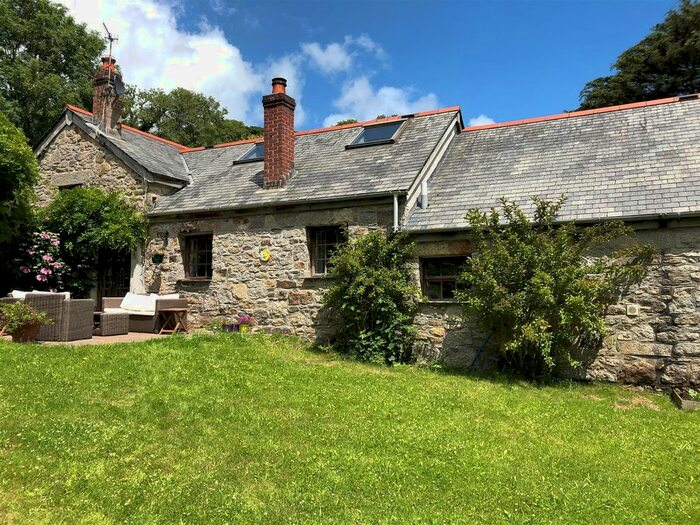 6 Bedroom Barn Conversion For Sale In Lowertown, Helston, TR13