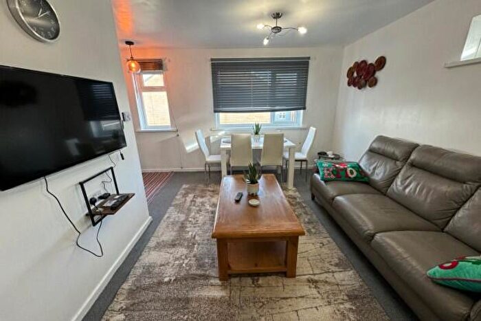 2 Bedroom Flat To Rent In Penford Court Cardiff, CF24