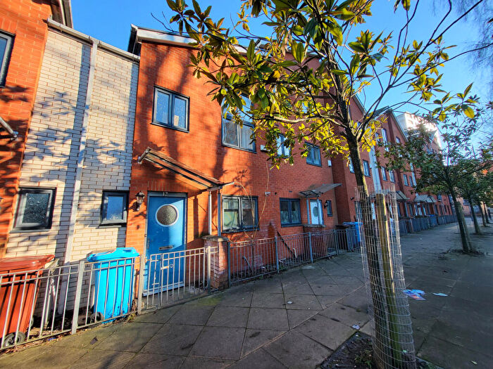 3 Bedroom Terraced House To Rent In Newbold Walk, Hulme, Manchester, M15