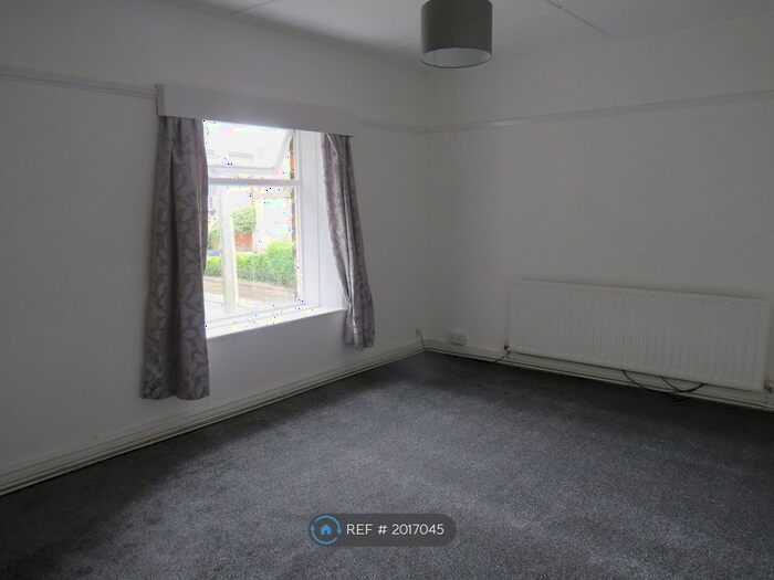 1 Bedroom Flat To Rent In Abercrombie Street, Chesterfield, S41