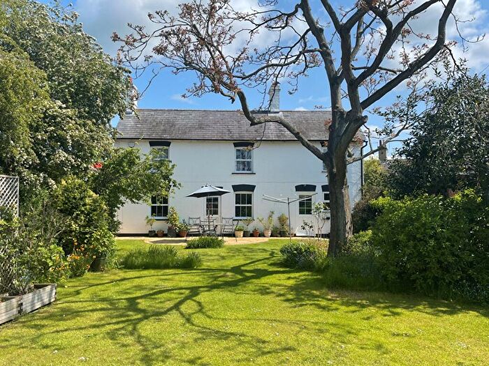 4 Bedroom Detached House For Sale In Astwick Road, Stotfold, Hitchin, SG5