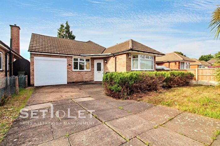 2 Bedroom Detached Bungalow To Rent In Thirlmere Road, Wigston, LE18