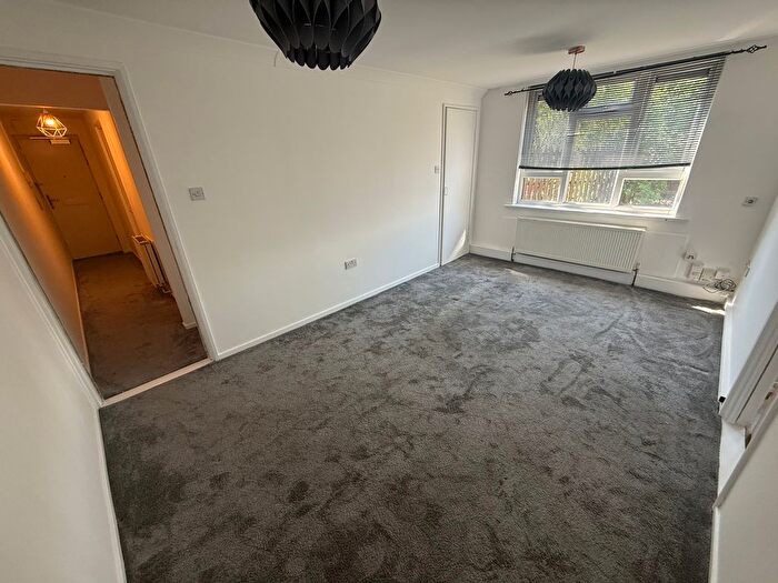 1 Bedroom Flat To Rent In Glentworth Gardens, Wolverhampton, WV6
