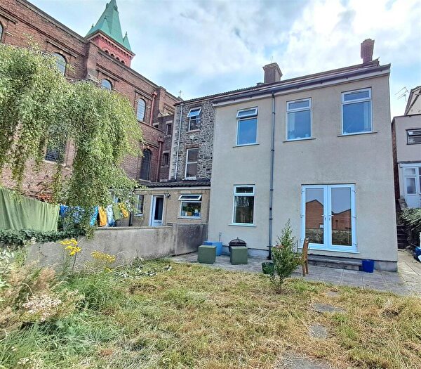 2 Bedroom House To Rent In Wells Road, Bristol, BS4
