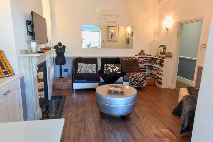 1 Bedroom Flat To Rent In St. Wilfrids Road, Barnet, EN4