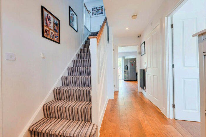 4 Bedroom Detached House For Sale In Reeds Close, Basildon, SS15