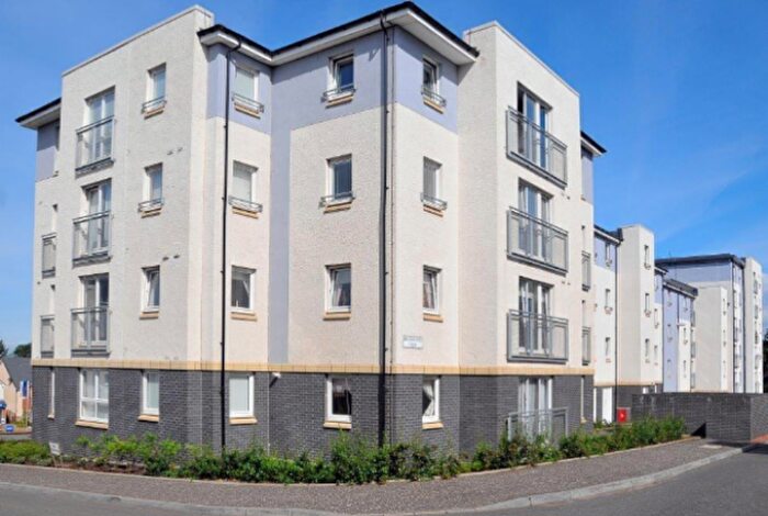 3 Bedroom Flat To Rent In , Birchwood View, EH12