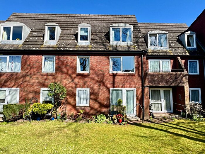 1 Bedroom Flat For Sale In Ringwood Road, Ferndown, BH22