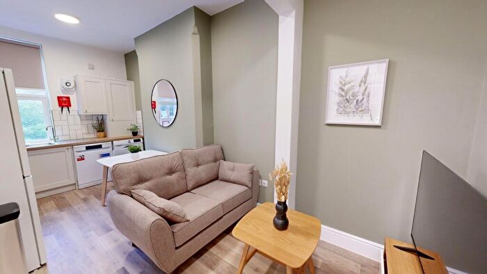 2 Bedroom Flat To Rent In Flat, , Burns Street, NG7