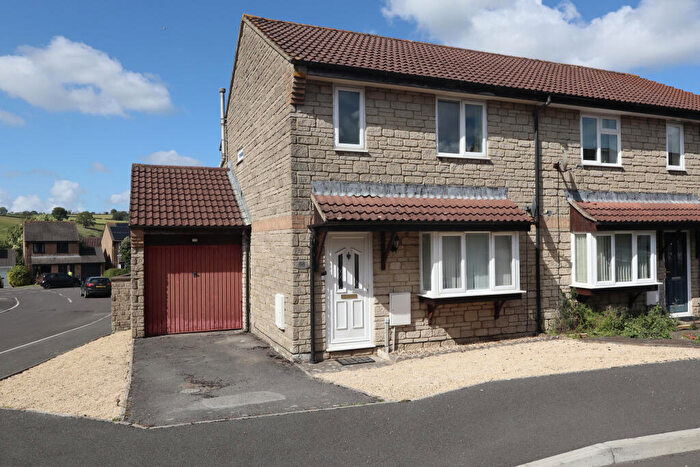 3 Bedroom Semi-Detached House For Sale In Beech Avenue, Shepton Mallet, BA4
