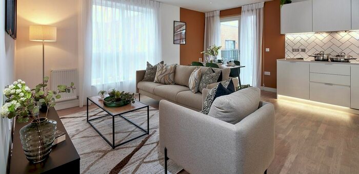 1 Bedroom Flat To Rent In Cedrus Avenue, Southall, UB1