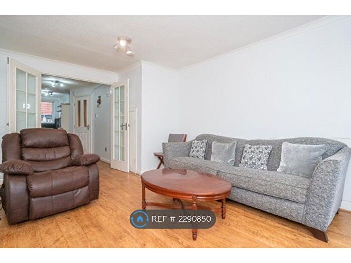 4 Bedroom Terraced House To Rent In Craigmount Brae, Edinburgh, EH12