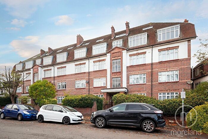 2 Bedroom Flat For Sale In Alba Court, Golders Green, NW11