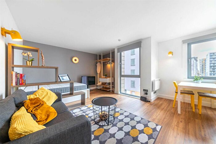 Apartment To Rent In Colorado Building, Deals Gateway, London, SE13