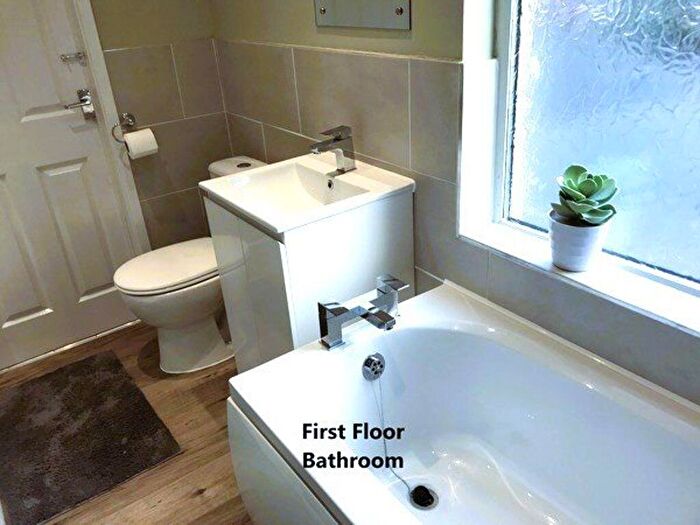 4 Bedroom House To Rent In Kelsall Road ( Bed), LS6