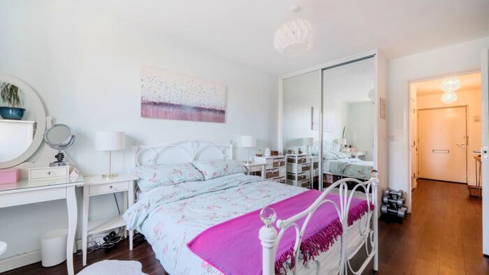 1 Bedroom Flat For Sale In Papyrus Court, Hillyfield, London, E17