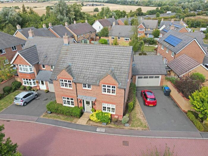 4 Bedroom Detached House For Sale In Meadow Bank, Towcester, NN12